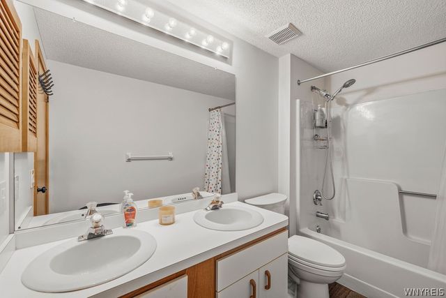2776 Coventry, Hamburg, NY 14075