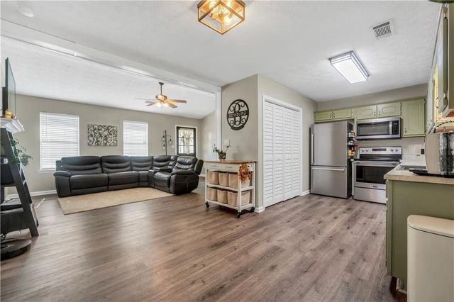 41 Giles Drive, Mcdonough, GA 30252