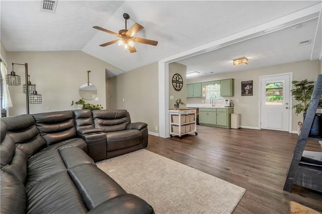 41 Giles Drive, Mcdonough, GA 30252