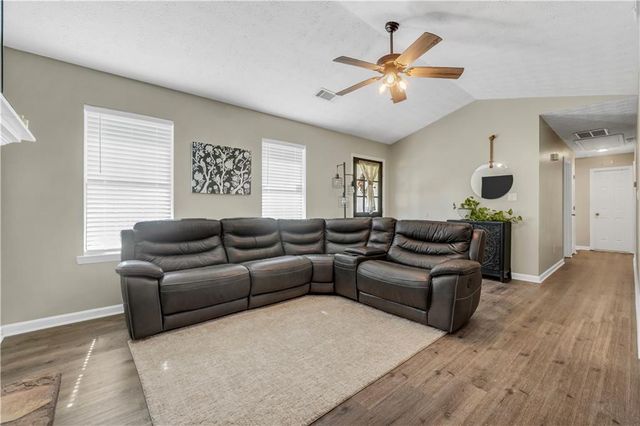 41 Giles Drive, Mcdonough, GA 30252