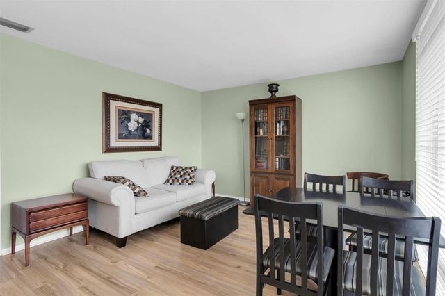 4352 TAHITIAN GARDENS CIRCLE F, Holiday, FL 34691