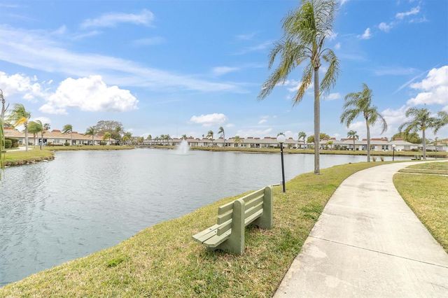 4352 TAHITIAN GARDENS CIRCLE F, Holiday, FL 34691