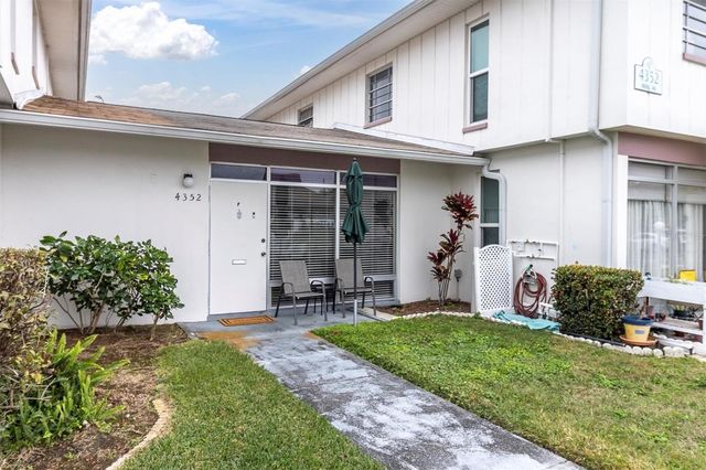 4352 TAHITIAN GARDENS CIRCLE F, Holiday, FL 34691