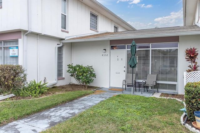 4352 TAHITIAN GARDENS CIRCLE F, Holiday, FL 34691