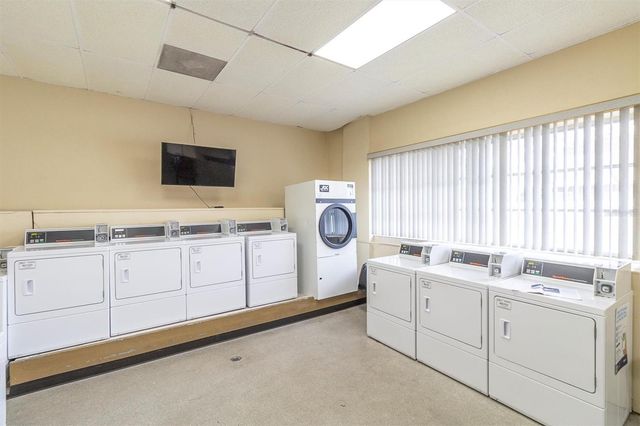 4352 TAHITIAN GARDENS CIRCLE F, Holiday, FL 34691