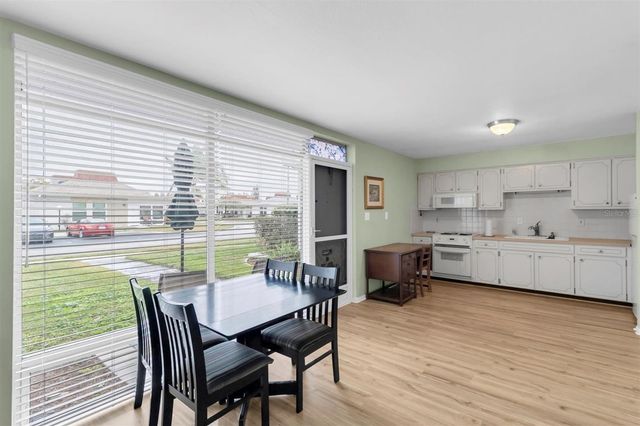 4352 TAHITIAN GARDENS CIRCLE F, Holiday, FL 34691