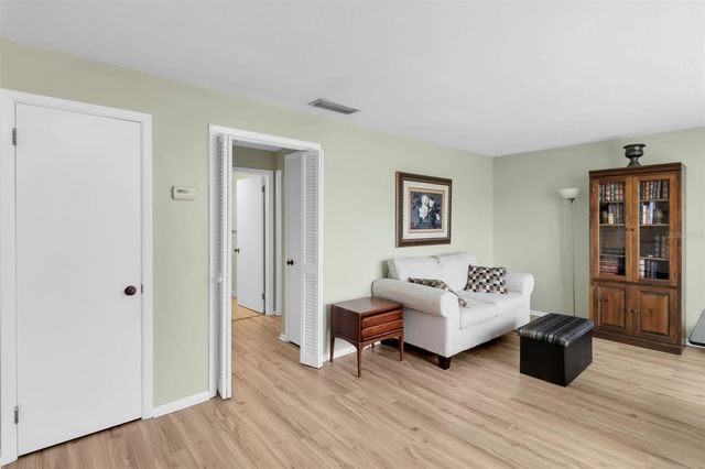 4352 TAHITIAN GARDENS CIRCLE F, Holiday, FL 34691