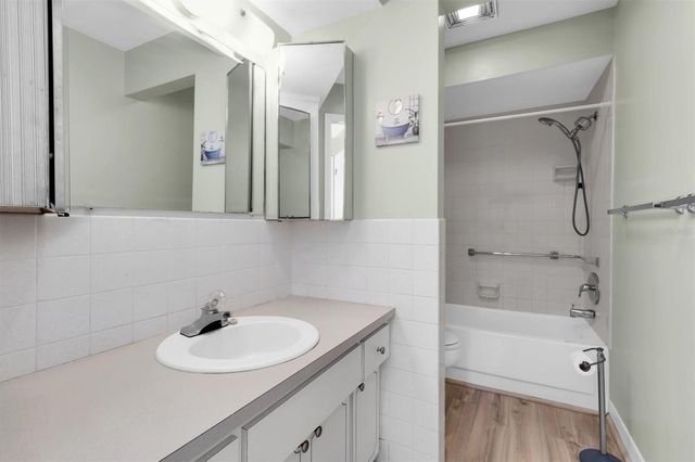 4352 TAHITIAN GARDENS CIRCLE F, Holiday, FL 34691