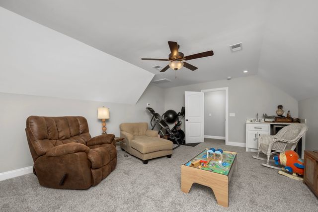 810 Walnut Grove Rd, Christiana, TN 37037