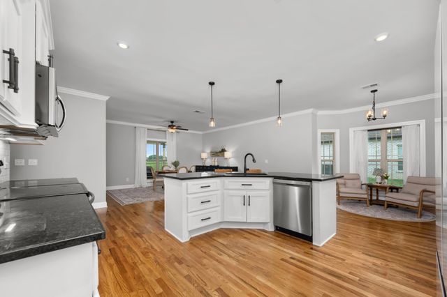 810 Walnut Grove Rd, Christiana, TN 37037