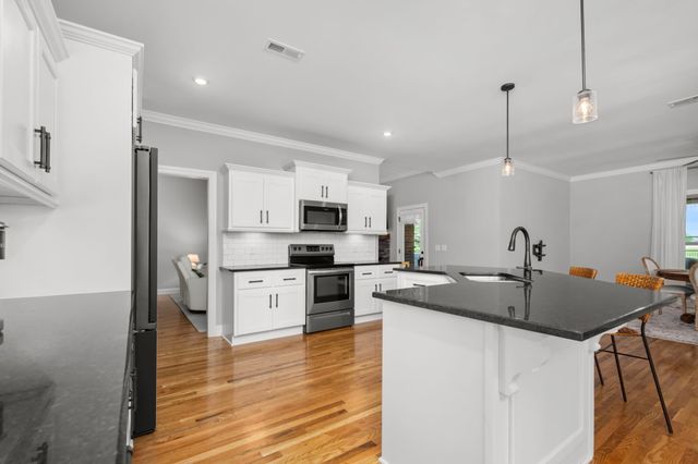 810 Walnut Grove Rd, Christiana, TN 37037