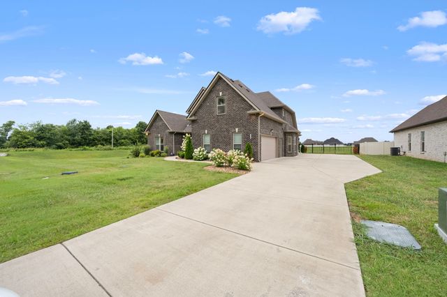 810 Walnut Grove Rd, Christiana, TN 37037