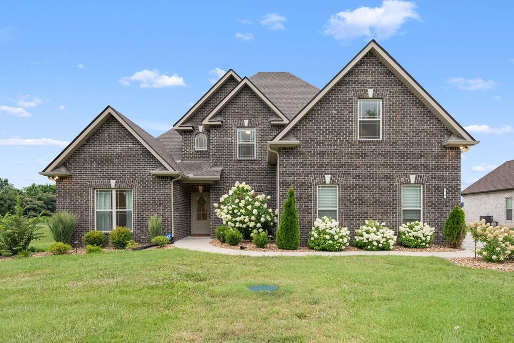 810 Walnut Grove Rd, Christiana, TN 37037