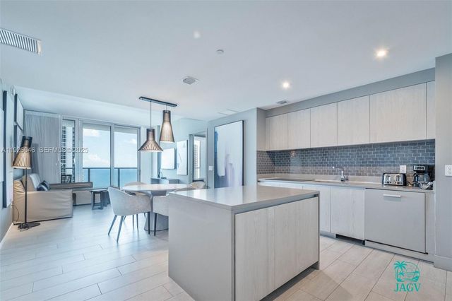 4010 S Ocean Drive R3005, Hollywood, FL 33019