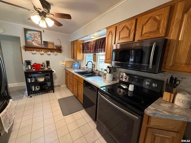 1615 W GILBERT Avenue, Peoria, IL 61604