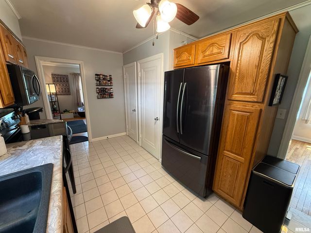 1615 W GILBERT Avenue, Peoria, IL 61604