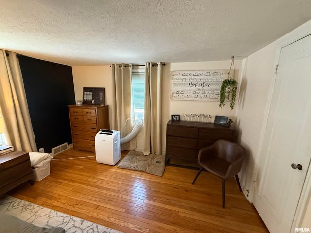 1615 W GILBERT Avenue, Peoria, IL 61604