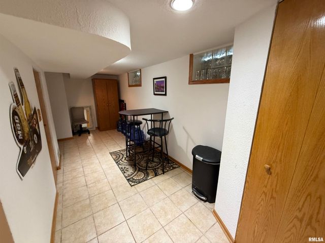 1615 W GILBERT Avenue, Peoria, IL 61604
