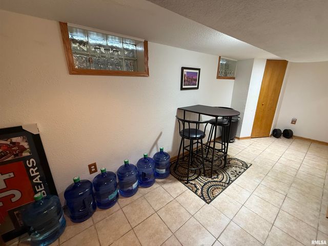 1615 W GILBERT Avenue, Peoria, IL 61604