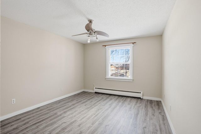 810 Old Settlers Trail 5, Hopkins, MN 55343