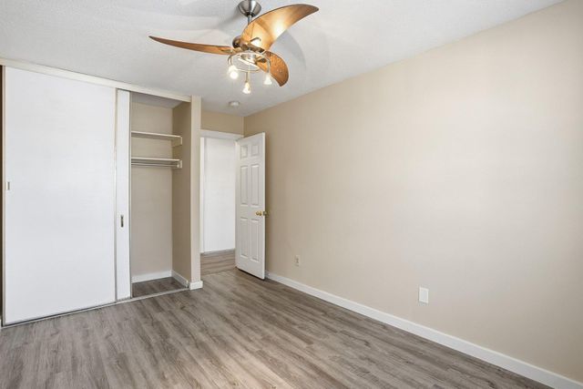 810 Old Settlers Trail 5, Hopkins, MN 55343