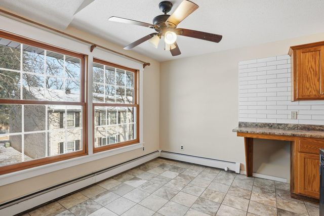 810 Old Settlers Trail 5, Hopkins, MN 55343