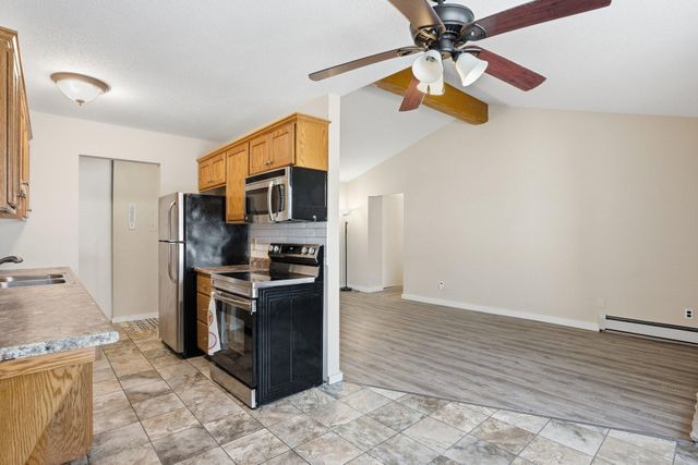 810 Old Settlers Trail 5, Hopkins, MN 55343