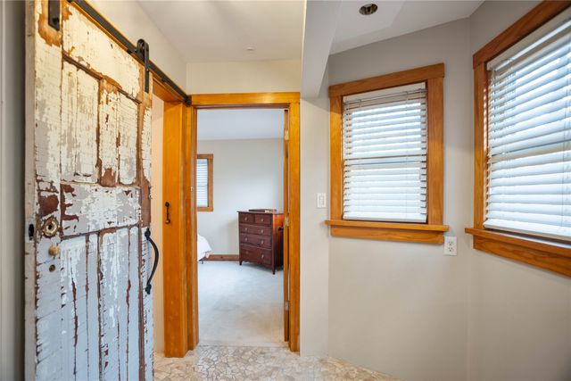 412 Fulton Drive, Des Moines, IA 50315