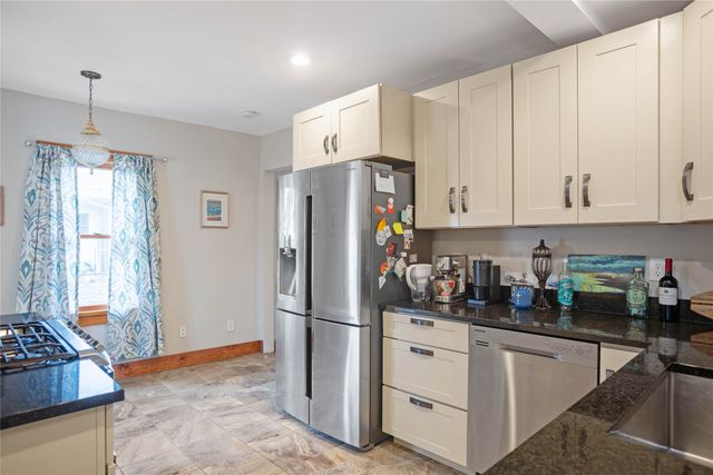 412 Fulton Drive, Des Moines, IA 50315