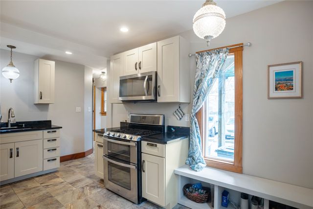 412 Fulton Drive, Des Moines, IA 50315