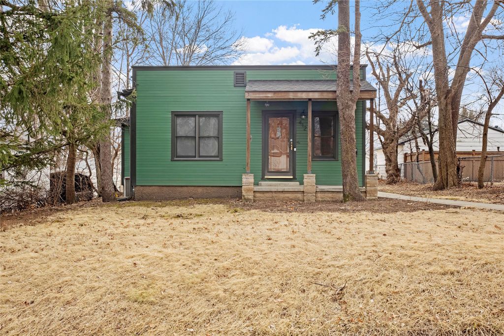 412 Fulton Drive, Des Moines, IA 50315