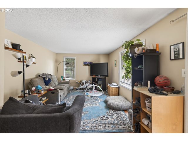 4525 Se 30TH Ave, Portland, OR 97202