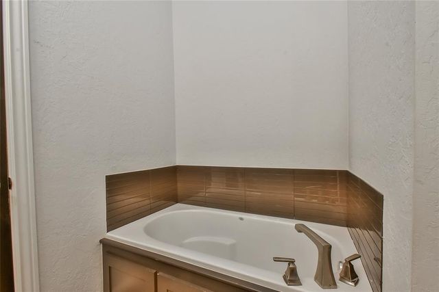 16901 Barcelona Drive, Oklahoma City, OK 73170
