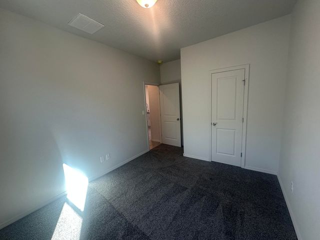 2475 Royal Troon Road NE, Rio Rancho, NM 87144
