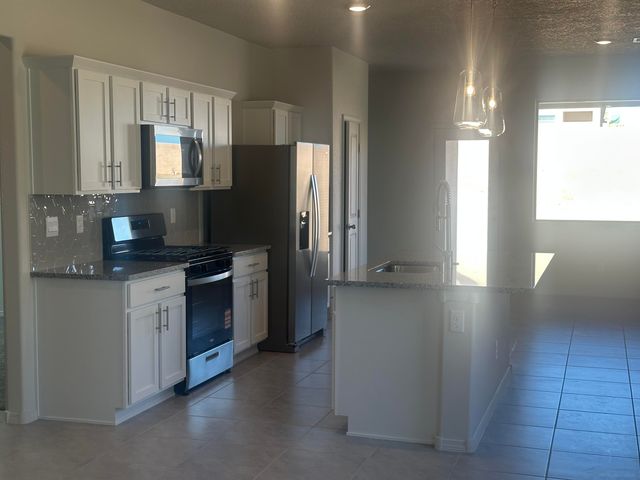 2475 Royal Troon Road NE, Rio Rancho, NM 87144