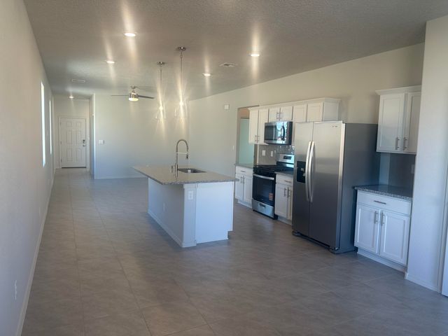 2475 Royal Troon Road NE, Rio Rancho, NM 87144