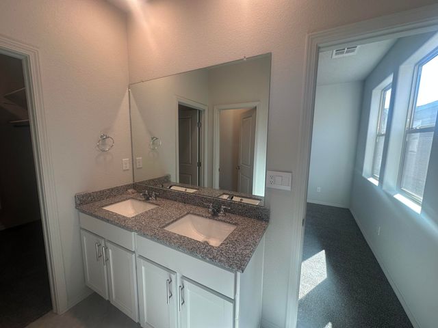 2475 Royal Troon Road NE, Rio Rancho, NM 87144