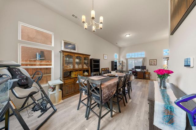 5560 Landon Ln, Riverbank, CA 95367