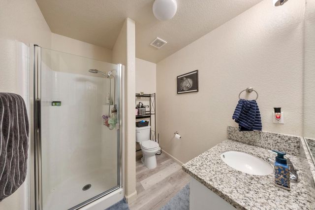 5560 Landon Ln, Riverbank, CA 95367