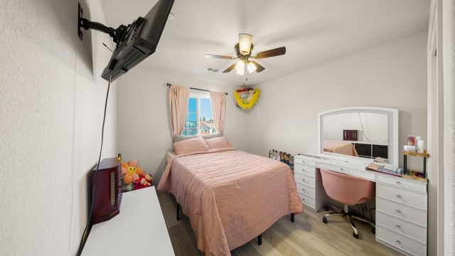 5560 Landon Ln, Riverbank, CA 95367