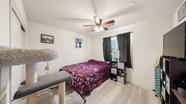 5560 Landon Ln, Riverbank, CA 95367