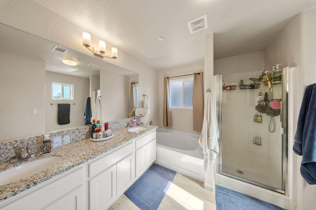 5560 Landon Ln, Riverbank, CA 95367