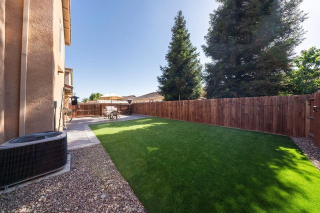 5560 Landon Ln, Riverbank, CA 95367