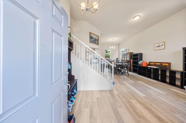 5560 Landon Ln, Riverbank, CA 95367