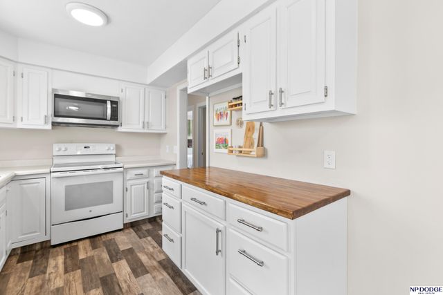 1311 S 52nd Avenue, Omaha, NE 68106
