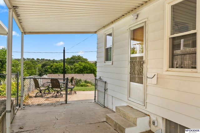 1311 S 52nd Avenue, Omaha, NE 68106