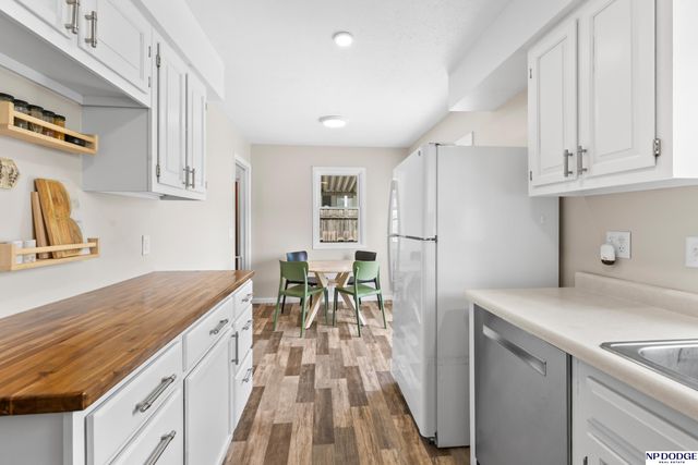 1311 S 52nd Avenue, Omaha, NE 68106
