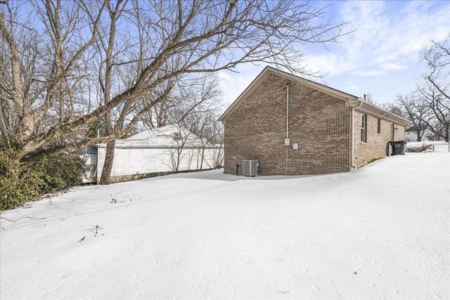 216 S Walnut St, Wilmore, KY 40390