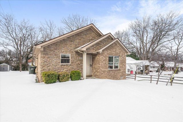 216 S Walnut St, Wilmore, KY 40390