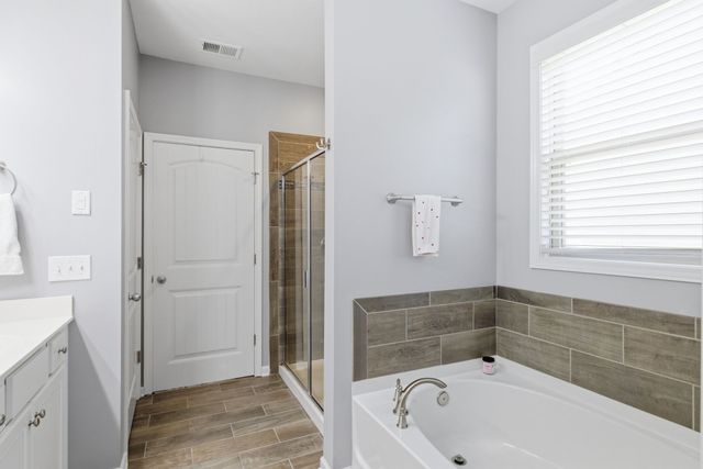 3030 Alan Dr, Spring Hill, TN 37174